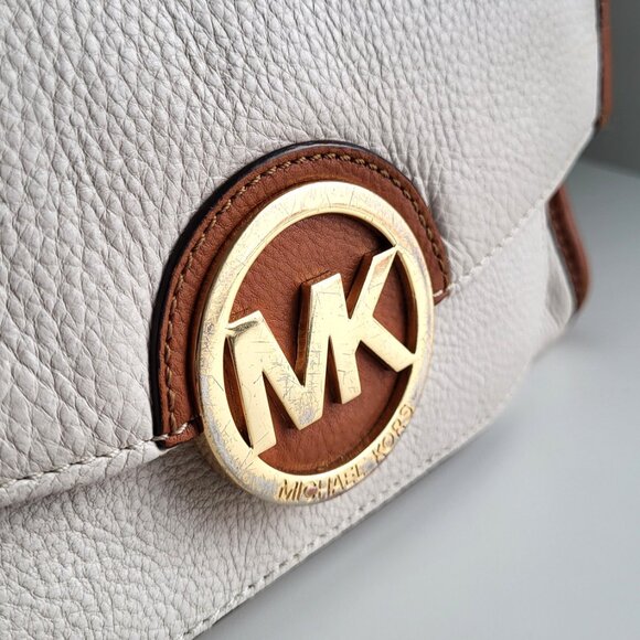 Michael Kors Cream Pebbled Leather Crossbody I Medium Shoulder Bag - Picture 4 of 12